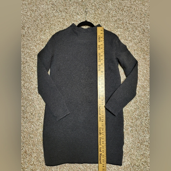 Lululemon Heathered Black City Bound Dress Size 6 - Picture 9 of 14